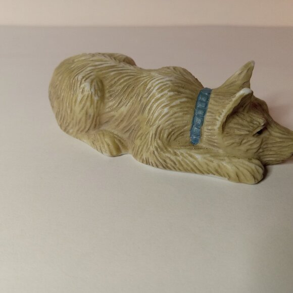 Vintage 1992 House of Lloyd  Porcelain Dog 3.5 in. Long - Picture 4 of 7